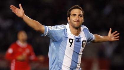 开云电竞app-史上最年轻“冠军射手”夺冠瞬间！，最年轻的射箭冠军