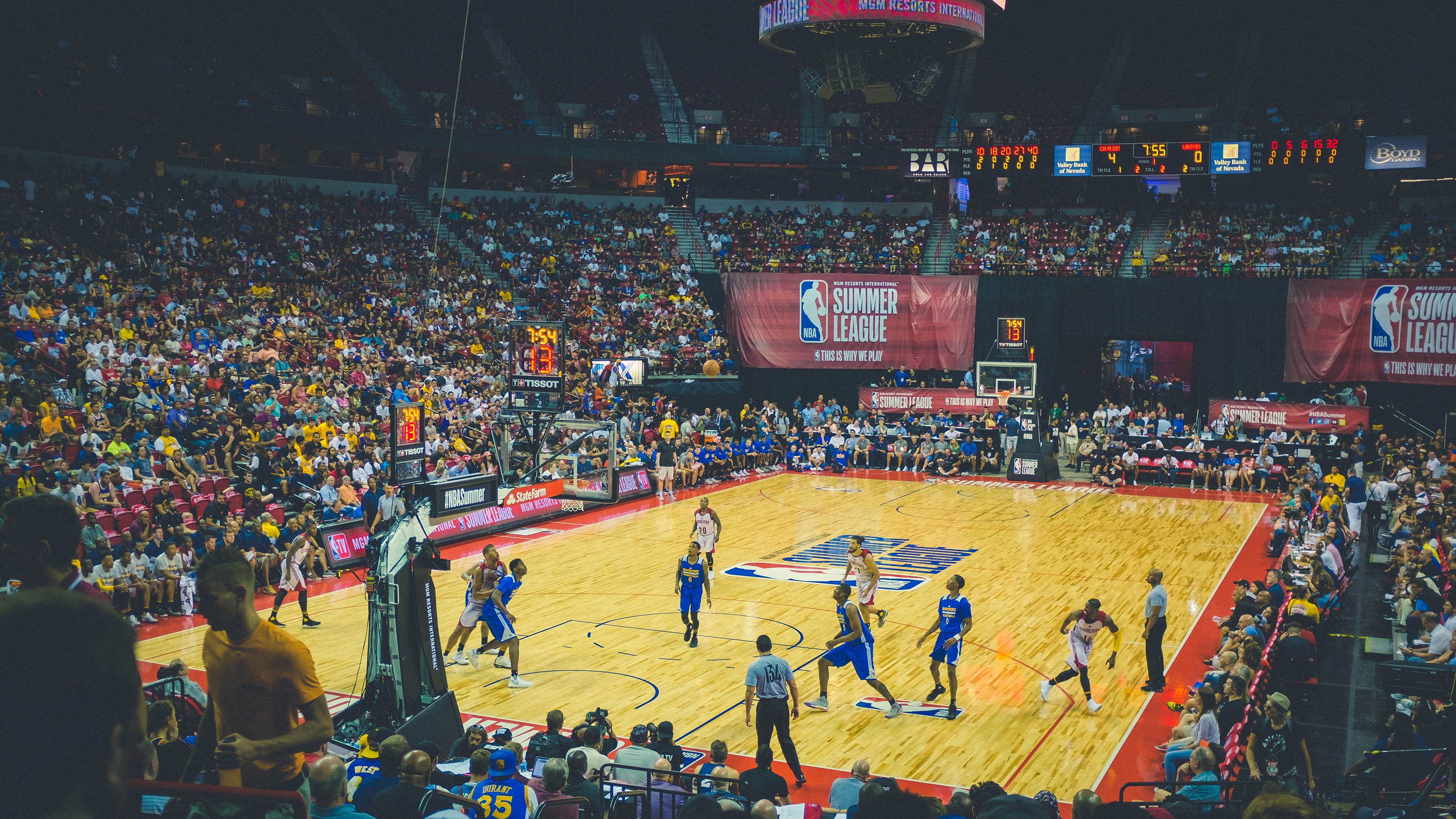 太阳压哨战胜独行侠,关键一役中杜兰特罚球绝杀,杜兰特太阳集锦