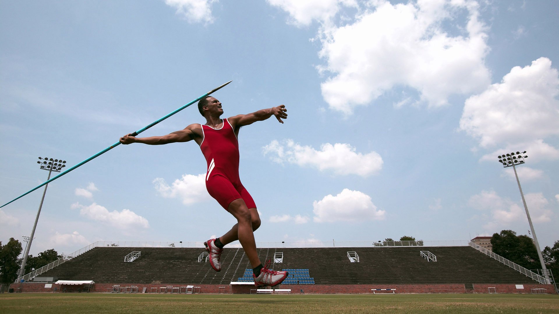 快船队球员努力训练,期待下一场胜利,快船队人员
