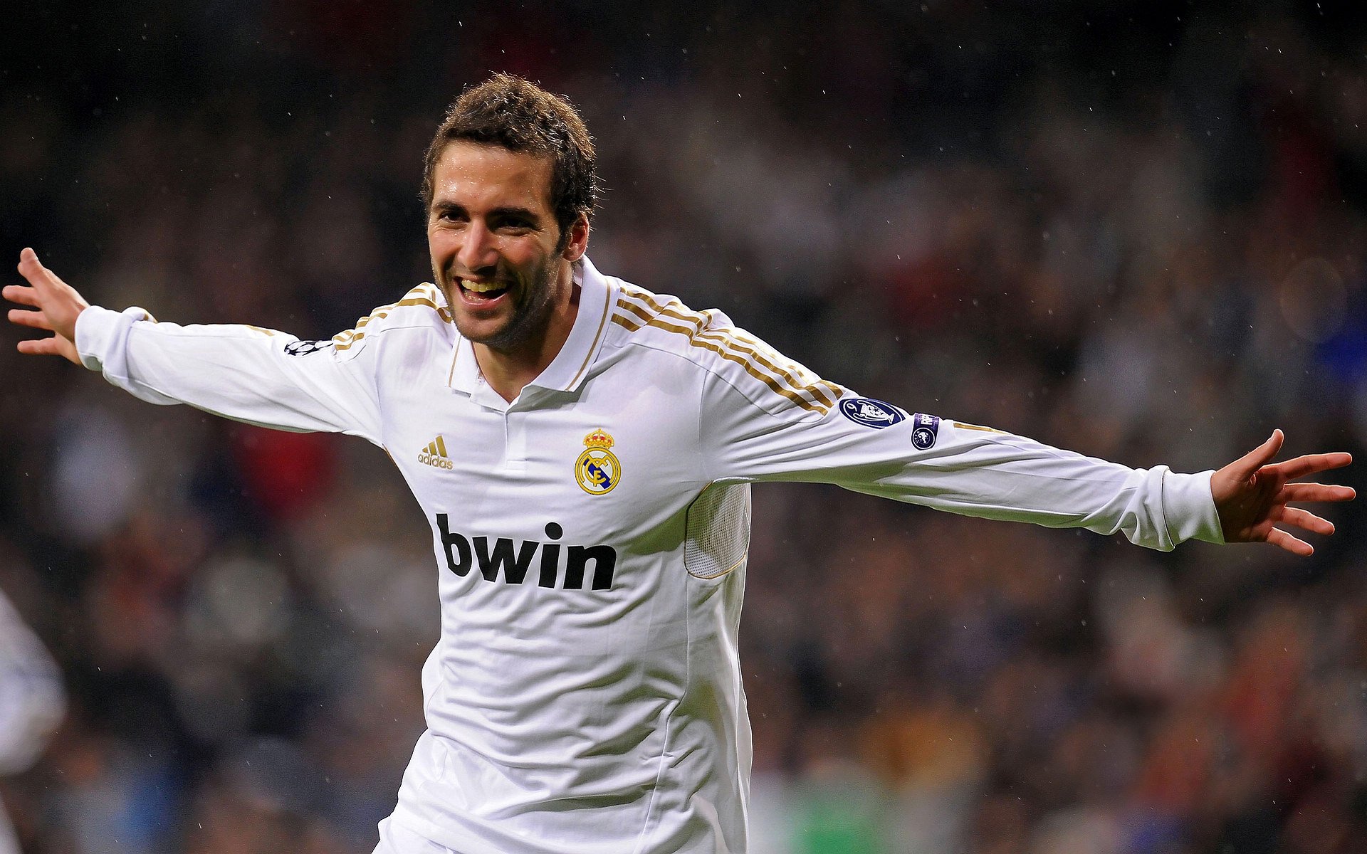 电竞产业链协同发展态势良好，电竞产业推动其他产业